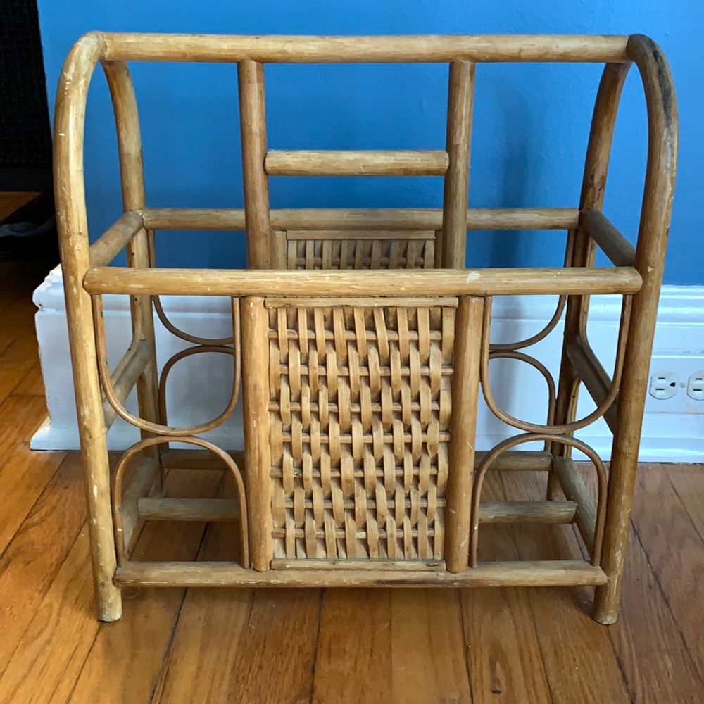 Rattan magazine Holder